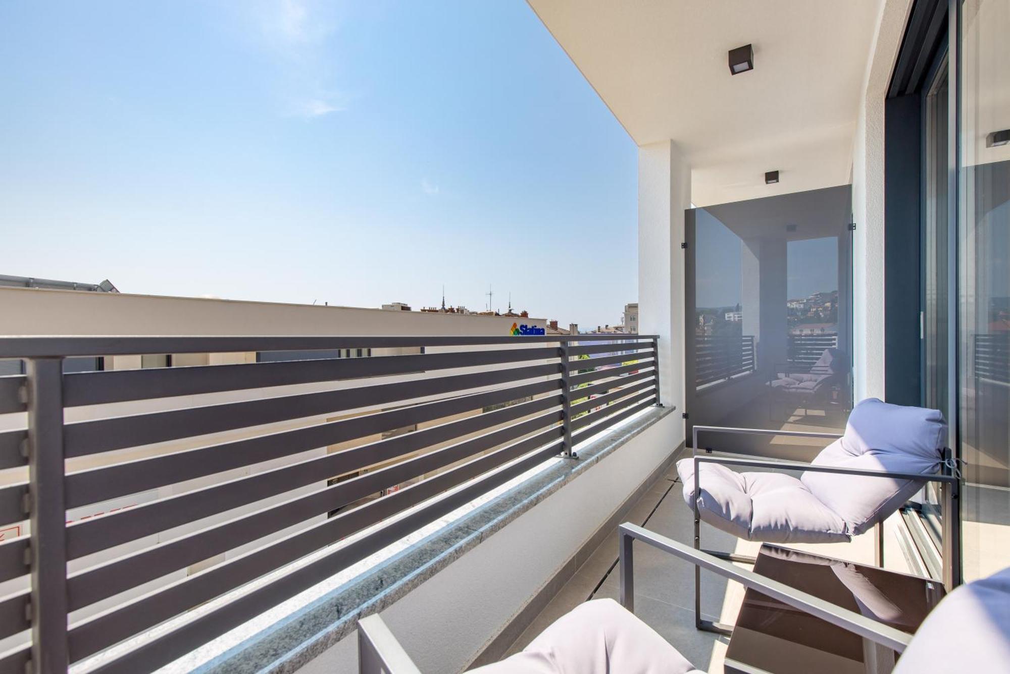 Belinda Apartments With Balcony & Private Parking Opatija Ngoại thất bức ảnh